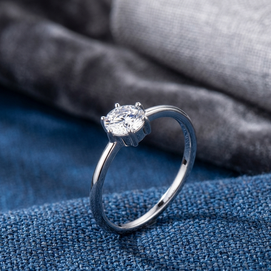 ESSENTIELLE - 0.8ct Moissanite Solitaire | 925 Sterling Silver
