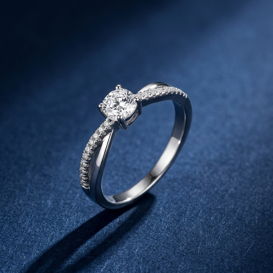 LUEUR - 0.4ct Twisted Pave Moissanite Solitaire | 925 Sterling Silver